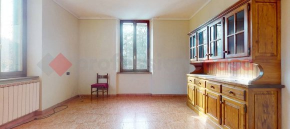 Casa de 4 dormitorios en Barga, Italy No. 230256 30