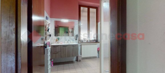 Casa de 4 dormitorios en Barga, Italy No. 230256 13