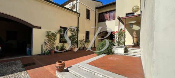 6 غرف نوم منزل في Mantua, Italy رقم 361225 11