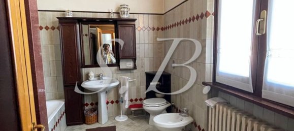 6 غرف نوم منزل في Mantua, Italy رقم 361225 18