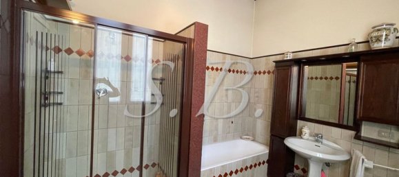 6 غرف نوم منزل في Mantua, Italy رقم 361225 17