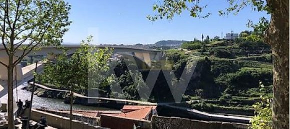 170m² Building in Porto, Portugal No. 31276 4