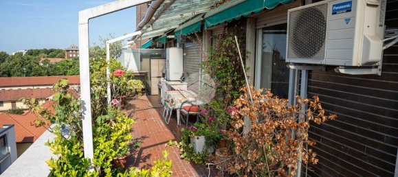 2-salle Appartement à Rho, Italy No. 330399 16