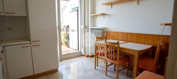 2-salle Appartement à Rho, Italy No. 330399 6