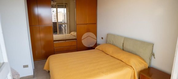2-salle Appartement à Rho, Italy No. 330399 20
