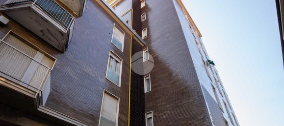 2-salle Appartement à Rho, Italy No. 330399 26