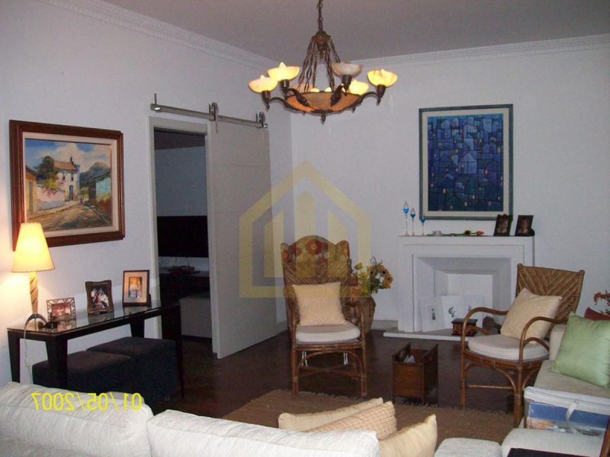 Дом с 4 спальнями в Сан-Паулу, Бразилия № 445400