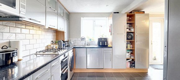 3 bedrooms House in Hayes, United Kingdom No. 5044 5