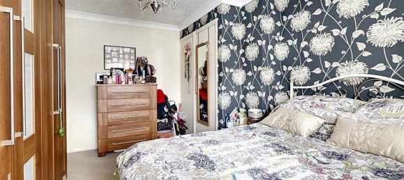 3 bedrooms House in Hayes, United Kingdom No. 5044 9