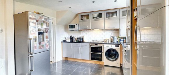 3 bedrooms House in Hayes, United Kingdom No. 5044 6