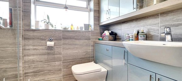 3 bedrooms House in Hayes, United Kingdom No. 5044 14