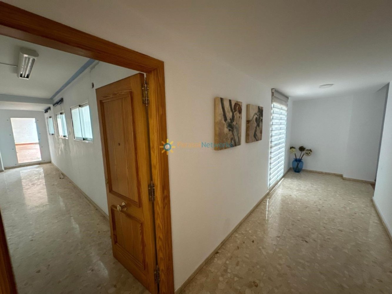 Коммерческая недвижимость 80м² в Валенсия, Испания № 248610