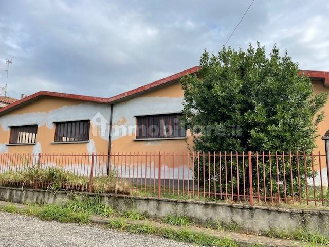 Склад с 5 комнатами в Кремона, Италия № 341534