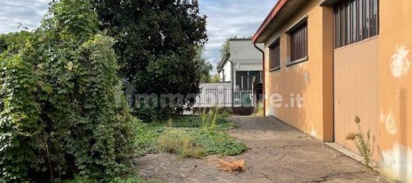 Склад с 5 комнатами в Кремона, Италия № 341534 3