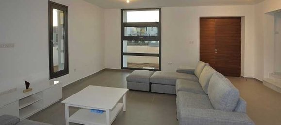 5 bedrooms House in Larnaca, Cyprus No. 6529 4