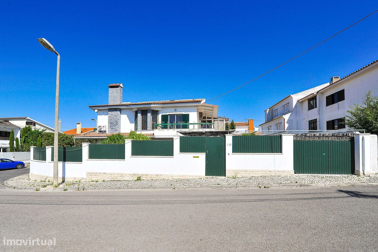 5 bedrooms House in Cascais, Portugal No. 133329