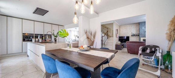 5 Schlafzimmer Villa in Fabbrico, Italy, Nr. 70572 11