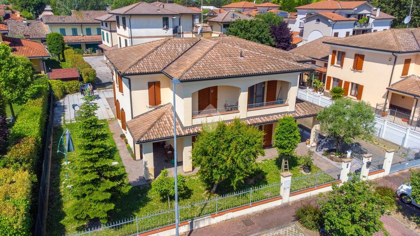 5 Schlafzimmer Villa in Fabbrico, Italy, Nr. 70572