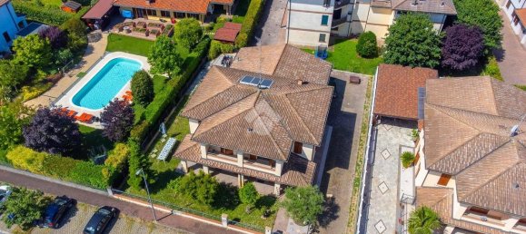 5 Schlafzimmer Villa in Fabbrico, Italy, Nr. 70572 2