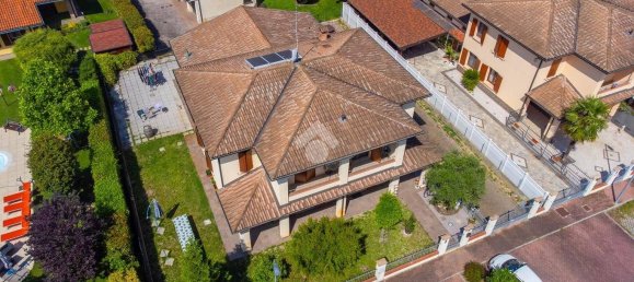 5 Schlafzimmer Villa in Fabbrico, Italy, Nr. 70572 40