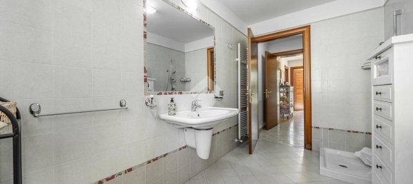 5 Schlafzimmer Villa in Fabbrico, Italy, Nr. 70572 16