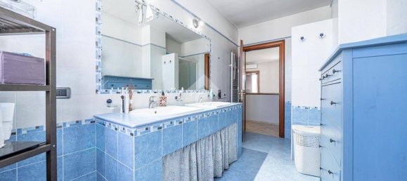 5 Schlafzimmer Villa in Fabbrico, Italy, Nr. 70572 30