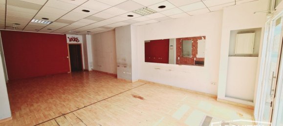 150m² Commercial property in Lleida, Spain No. 184600 4