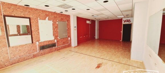 150m² Commercial property in Lleida, Spain No. 184600 2