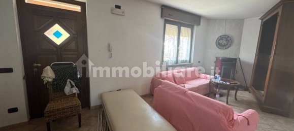 3 Schlafzimmer Wohnung in Gavirate, Italy, Nr. 265514 11