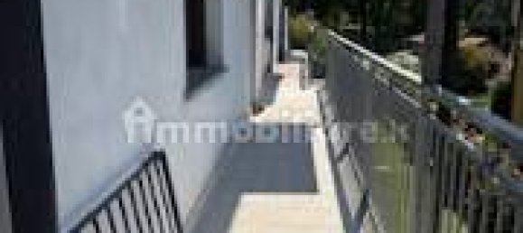 3 Schlafzimmer Wohnung in Gavirate, Italy, Nr. 265514 9