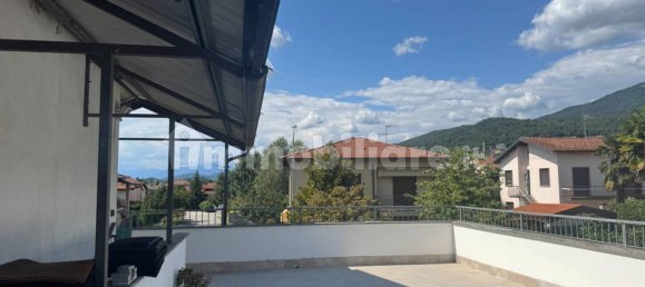 3 Schlafzimmer Wohnung in Gavirate, Italy, Nr. 265514 17