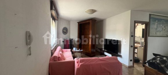 3 Schlafzimmer Wohnung in Gavirate, Italy, Nr. 265514 19