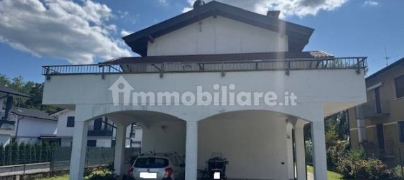 3 Schlafzimmer Wohnung in Gavirate, Italy, Nr. 265514 5