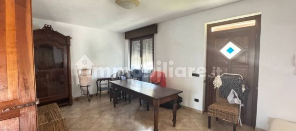 3 Schlafzimmer Wohnung in Gavirate, Italy, Nr. 265514 2