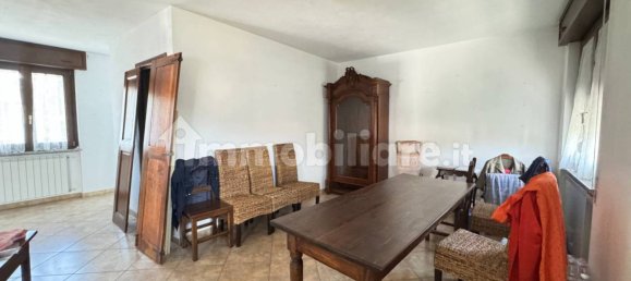3 Schlafzimmer Wohnung in Gavirate, Italy, Nr. 265514 15