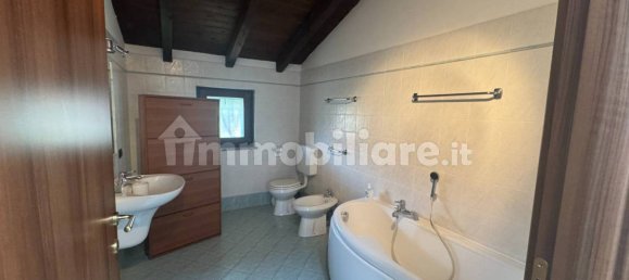 3 Schlafzimmer Wohnung in Gavirate, Italy, Nr. 265514 30