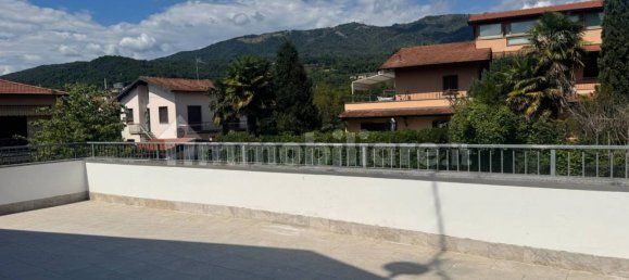 3 Schlafzimmer Wohnung in Gavirate, Italy, Nr. 265514 6