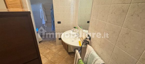 3 Schlafzimmer Wohnung in Gavirate, Italy, Nr. 265514 35