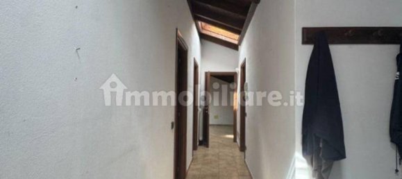 3 Schlafzimmer Wohnung in Gavirate, Italy, Nr. 265514 23
