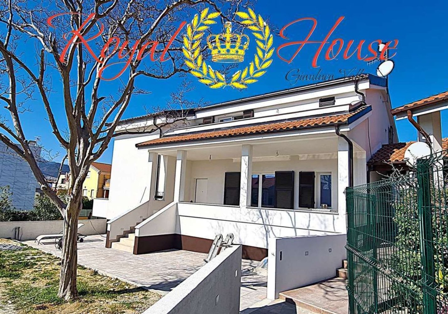 Apartamento de 2 divisões em Loano, Italy N.º 145098