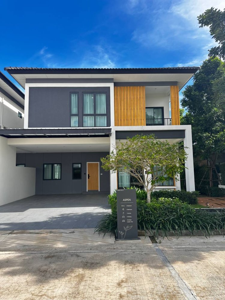 4 bedrooms Villa in Pattaya, Thailand No. 26557