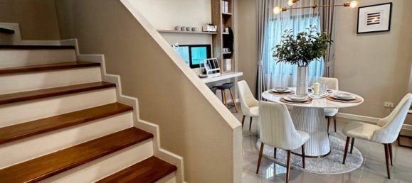 4 bedrooms Villa in Pattaya, Thailand No. 26557 3