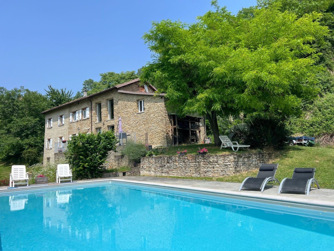 8 rooms House in Santo Stefano Belbo, Italy No. 269874