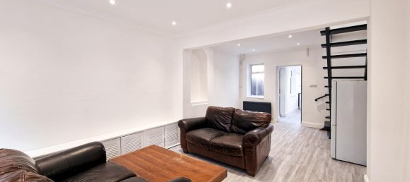 2 bedrooms House in London, United Kingdom No. 4629 2