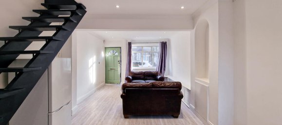 2 bedrooms House in London, United Kingdom No. 4629 3