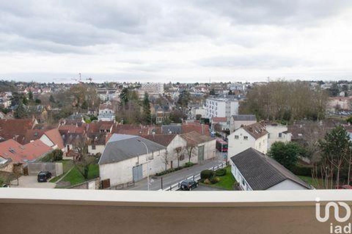 2 bedrooms Condo in Arpajon, France No. 15603