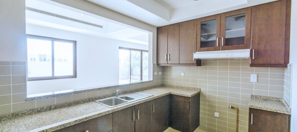 4 bedrooms Villa in Reem, UAE No. 528 25