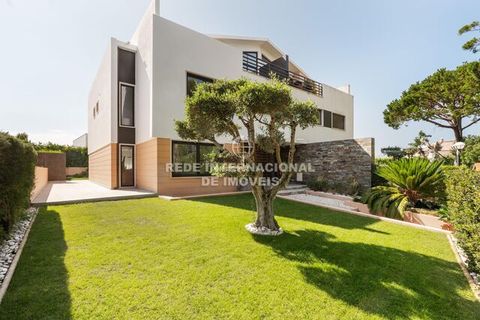 Casa de 4 dormitorios en Cascais, Portugal No. 291339