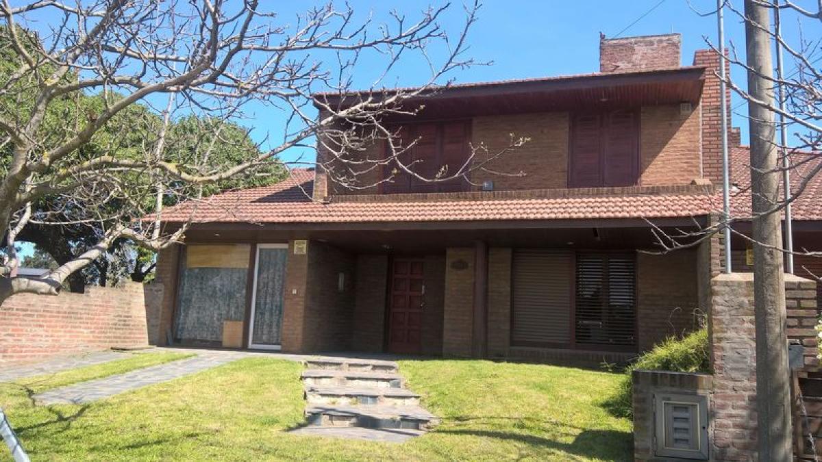 3 bedrooms House in Mar del Plata, Argentina No. 67566