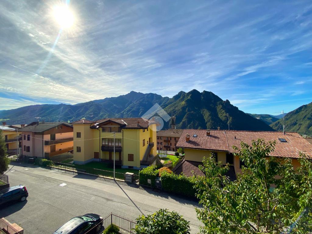 3 bedrooms Apartment in Parre, Italy No. 359985